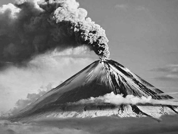 Извержение вулкана Безымянный на Камчатке в октябре 2020 г.